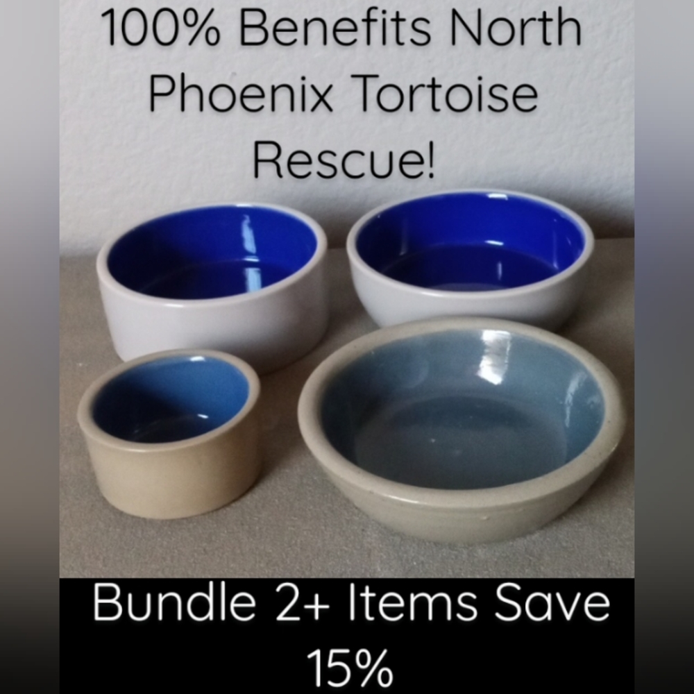 Bundle of 4 Small Dog / Cat Food and Water Dishes.